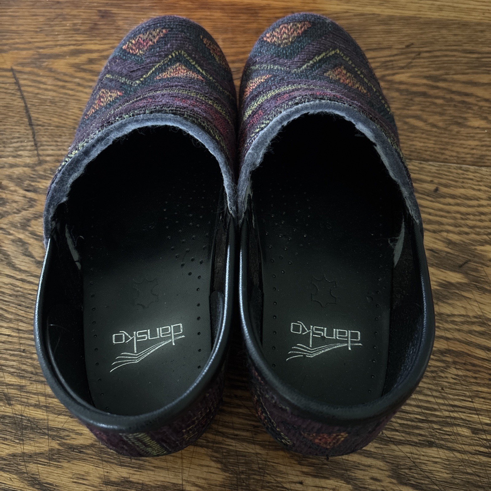 Dansko Comfort Shoes Aztec Southwestern Tapestry Fabric Clogs Size 38