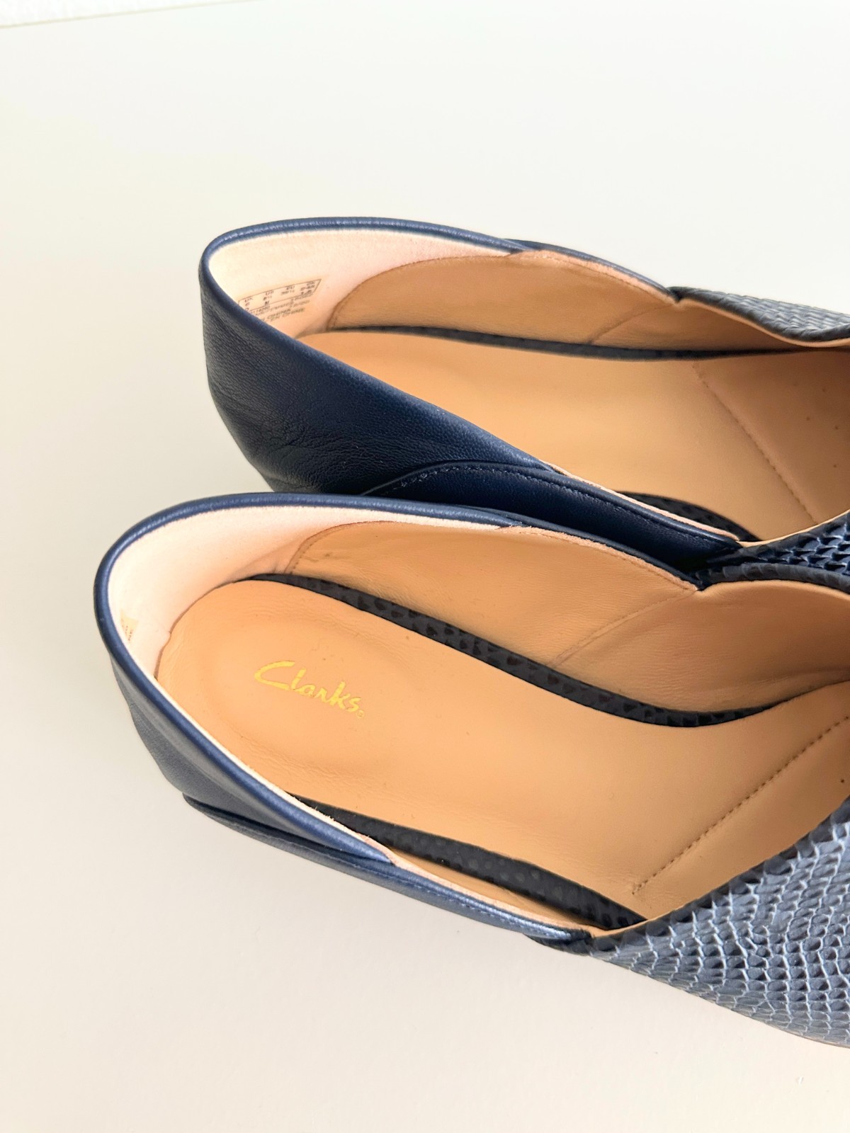 NEW Clarks Pure Tone Cushion Plus Slip On Leather Navy Snake Skin Women 8.5M