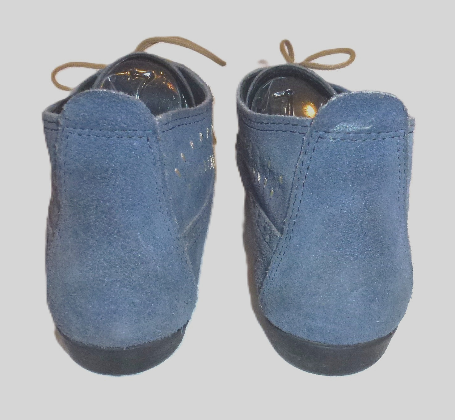 Minnetonka Lace-Up Shoes Women’s 8 Blue Suede Moccasin Rubber Sole