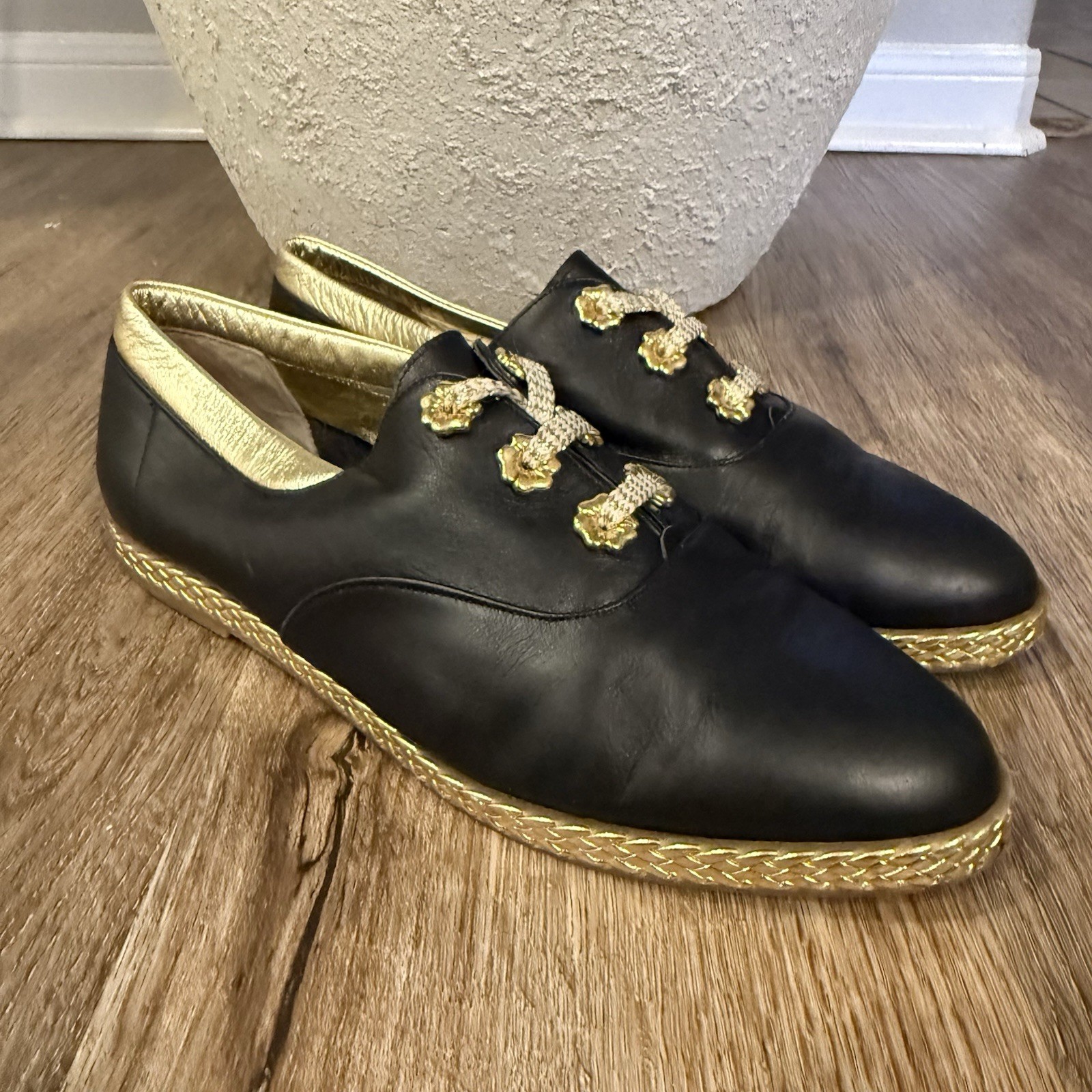 Bally Jallut Oxfords Espadrilles Tennis Shoes Size 11 Gold Flowers Black Leather