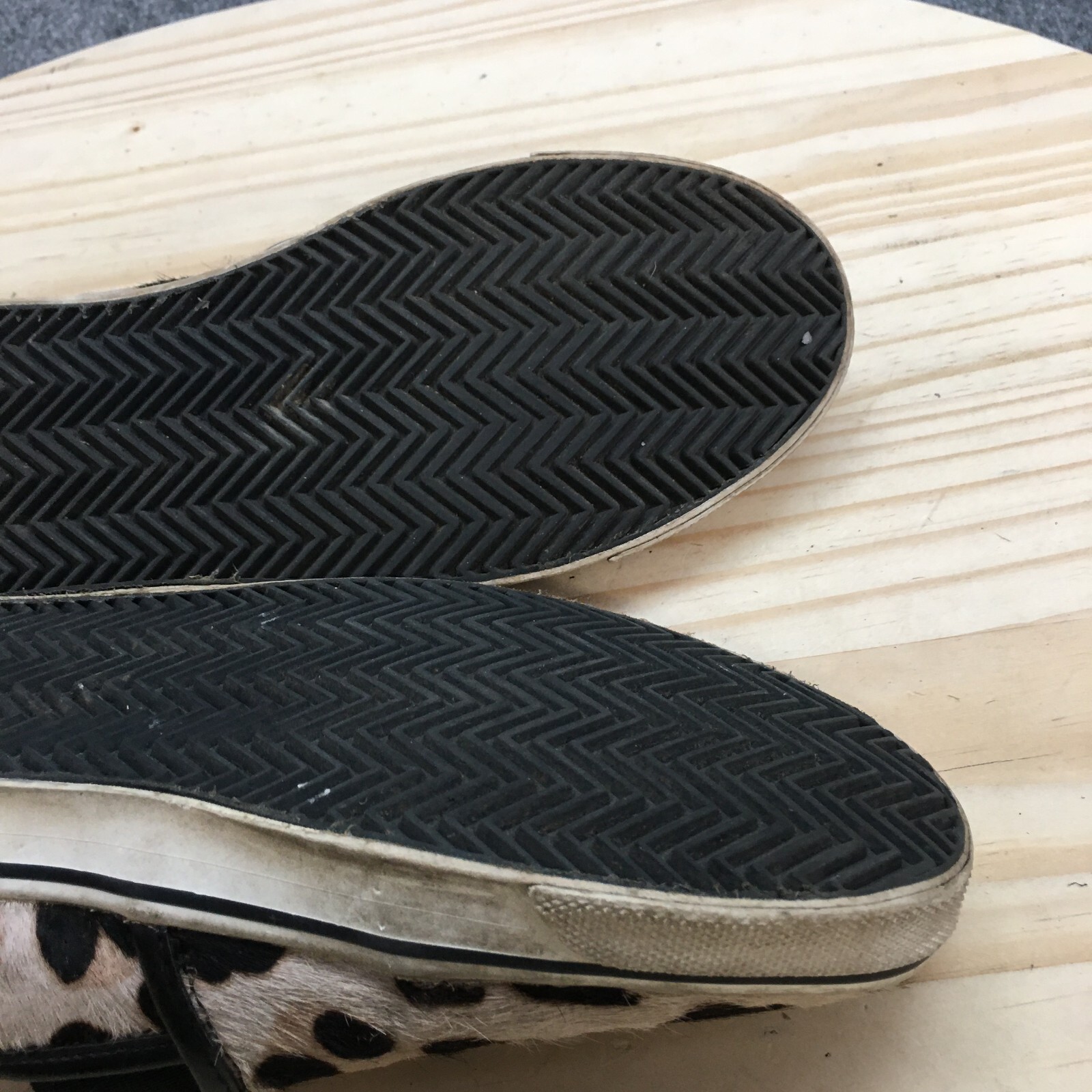 Dolce Vita Shoes Womens 8.5 Leopard Faux Fur Slip On Sneakers Brown Comfort
