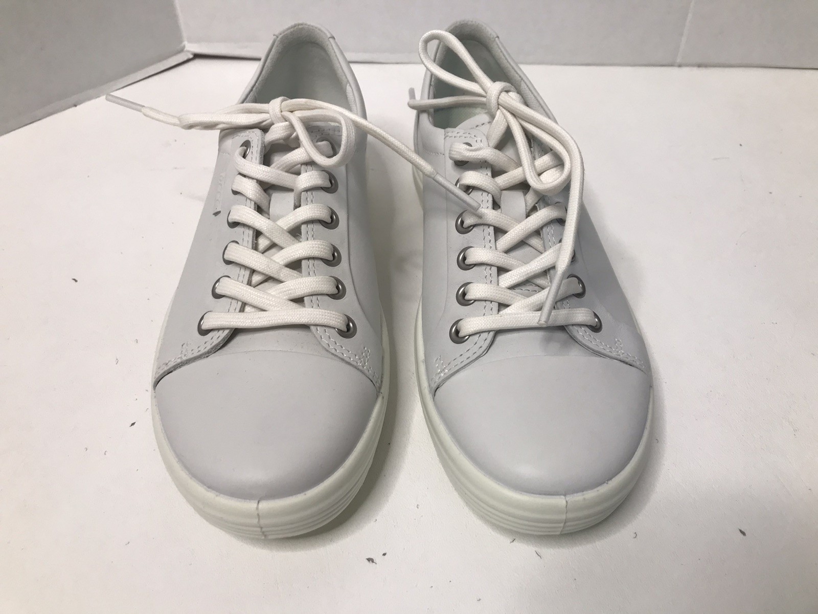 ECCO Shoes Womens 7 7.5 EU 38 White Casual Sneakers Low Top Golf