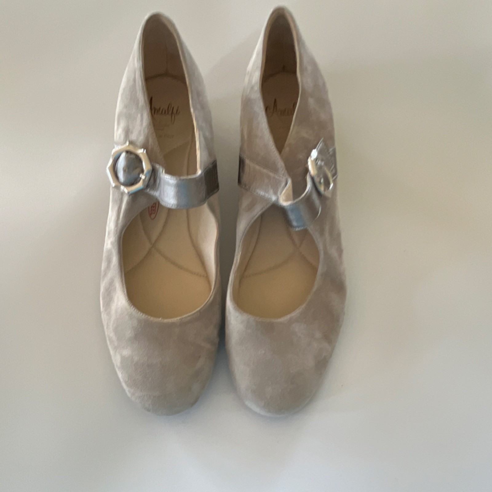 Amalfi Mary Jane Beige Silver Suede Comfort Flats Buckle Women’s 10.5M