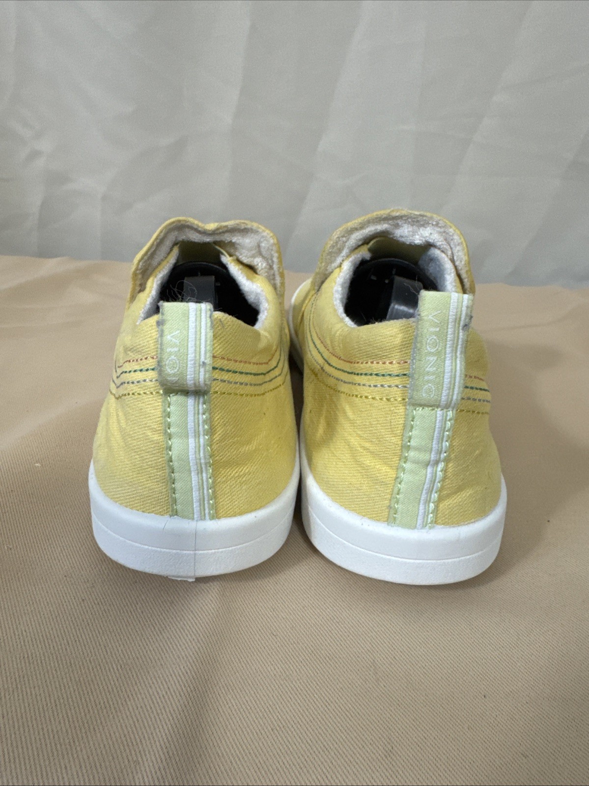 Vionic Beach Noosa Slip On Sneakers Women’s 7 Yellow Canvas Casual Comfort Shoes