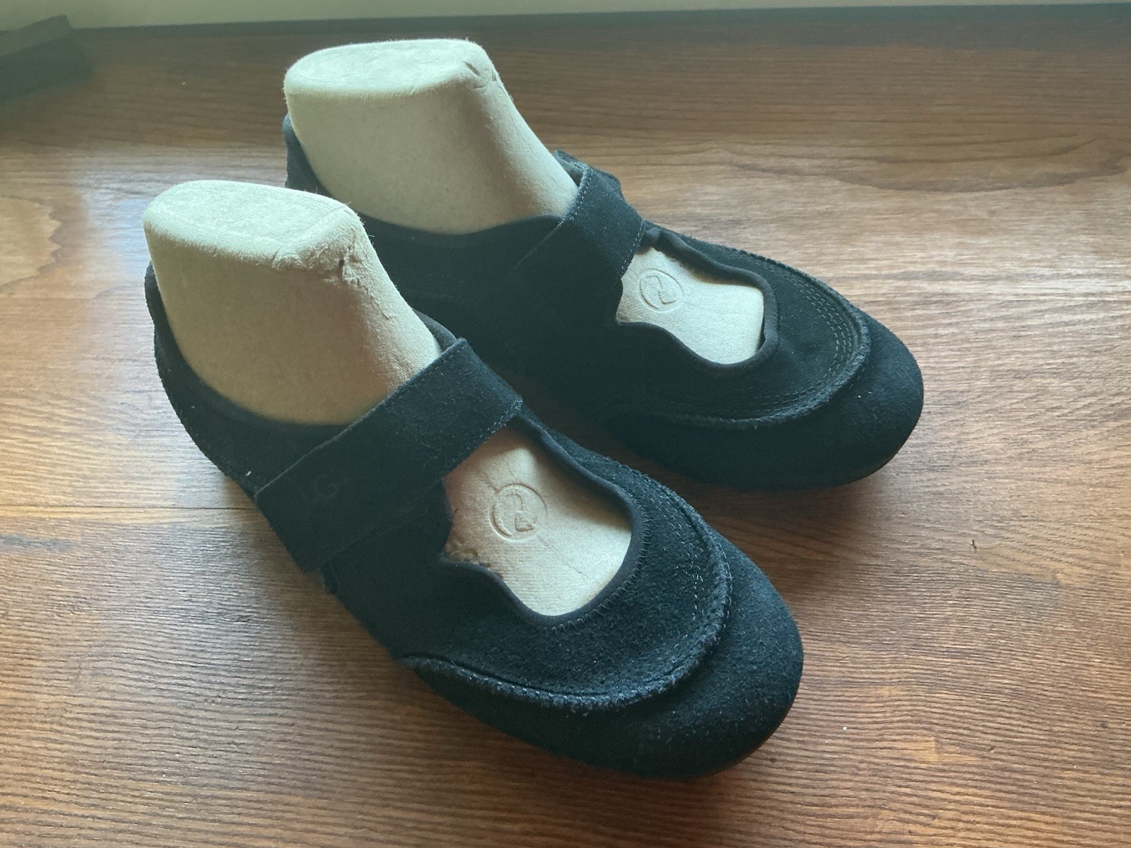 UGG Women’s Quill Mary Jane Sneaker Black Size 7 New Retail $145