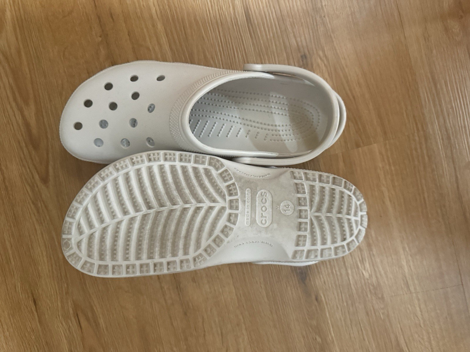 Crocs Men’s Atmosphere Gray Durable Croslite Clogs Size 14