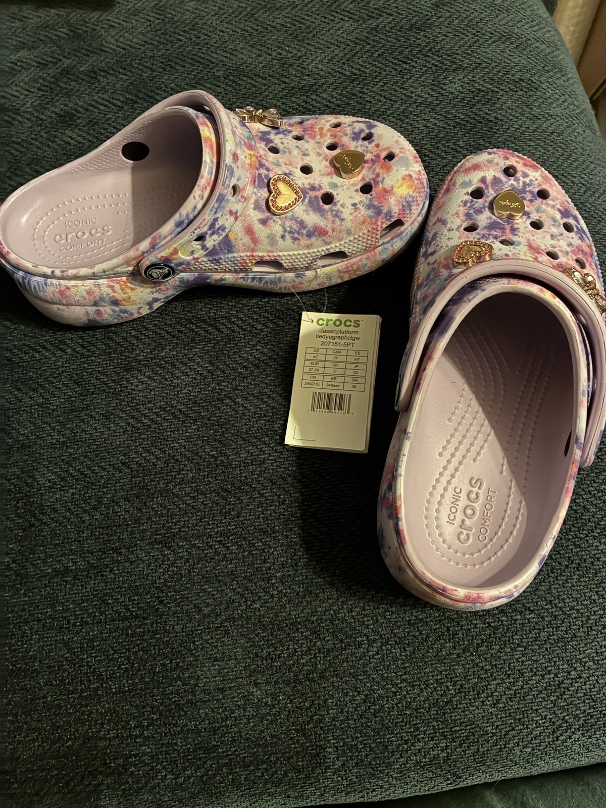 Crocs Women’s Classic Platform Tie-Dye Graphic Clog W7 with 6 Jibbitz NWT