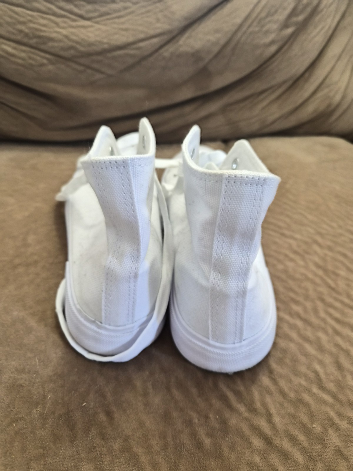 Women’s High Top White Canvas Sneakers Size 8.5