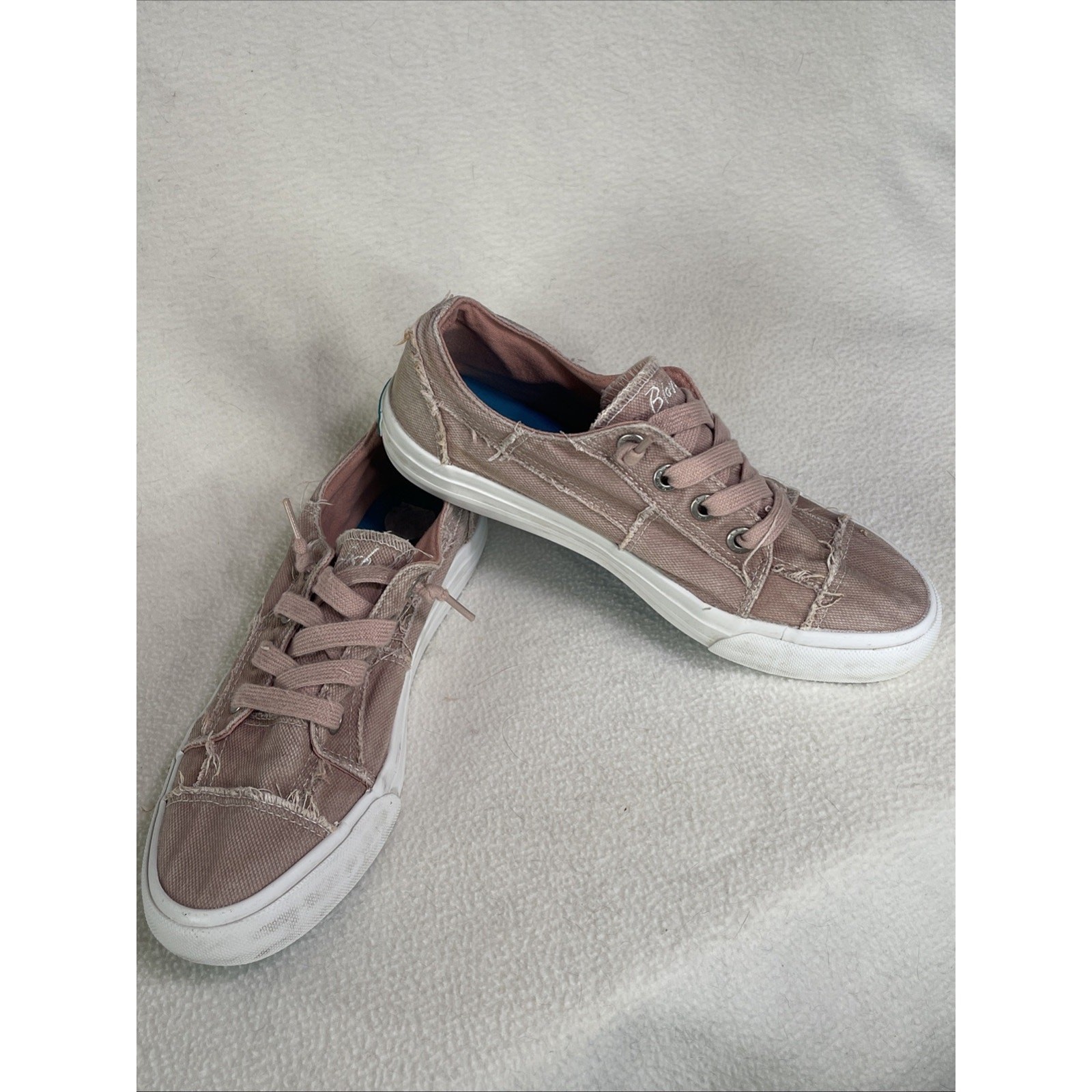 Blowfish Malibu Fixed-Lace Dusty Rose Canvas Sneakers (For Women) – Size 8 US