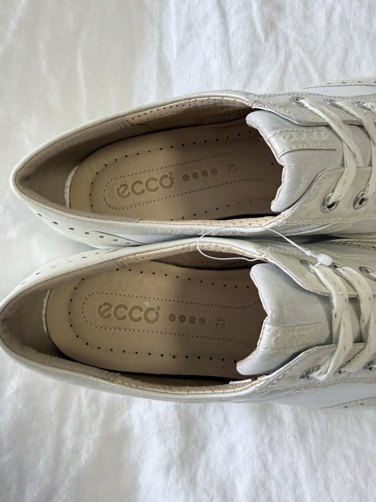 Ecco | Women’s 42 (US 11- 11.5) | Opal Silver Wingtip Spikeless Golf Shoes | EUC