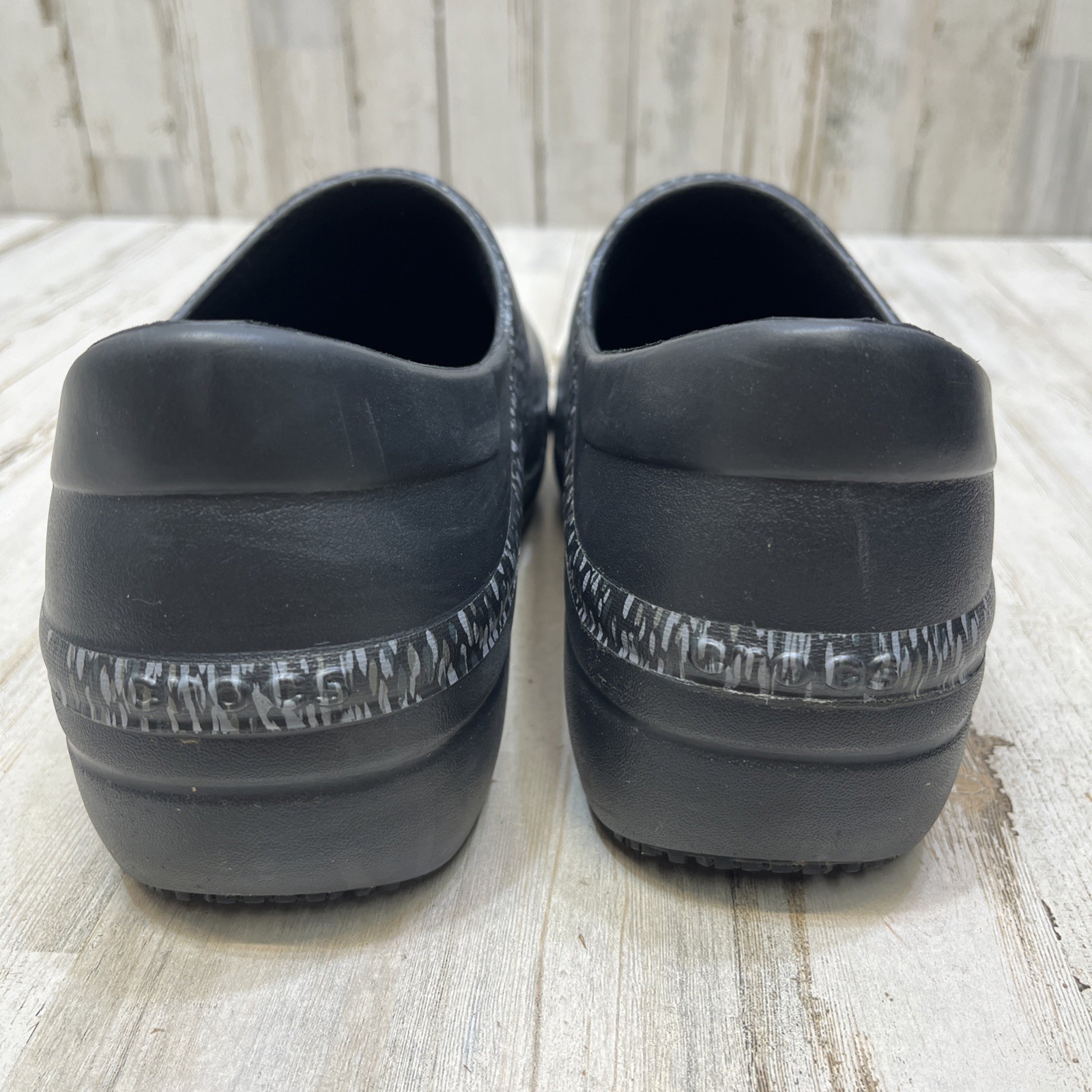 Crocs Dual Comfort Women’s Spotted Clog Shoes Black Gray Nursing Slip-On Size 9