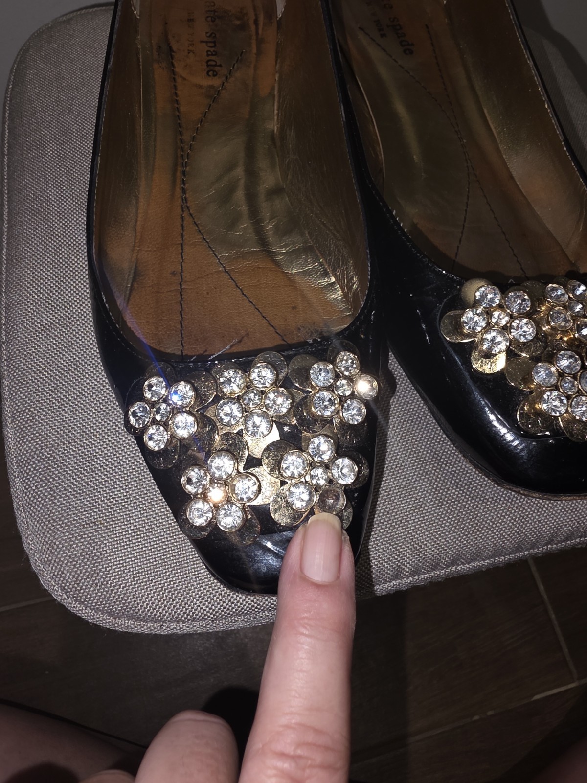 Kate Spade Black Patent Leather Flats w Flowers Women’s 8 made Italy