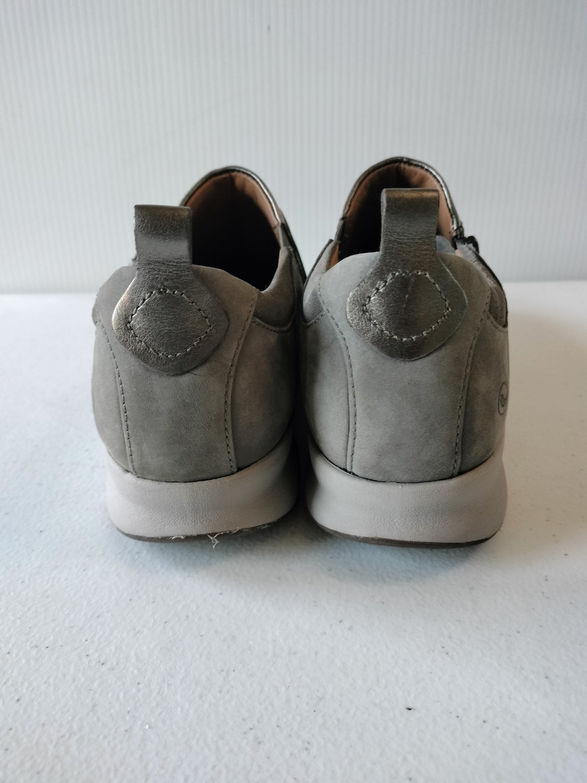 Clarks Unstructured Un Adorn Side Zip Slip On 7.5 Shoes Gray Pewter Travel