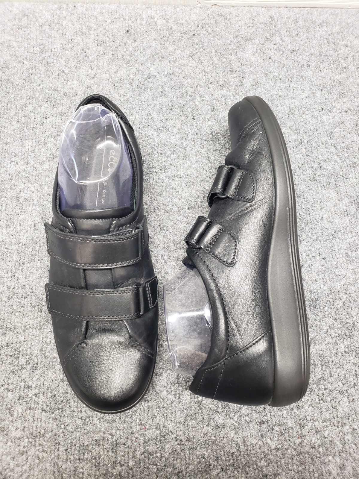 Ecco Women Sneaker 9.5 Black Leather Strap Hook & Loop Round Toe Casual Shoes