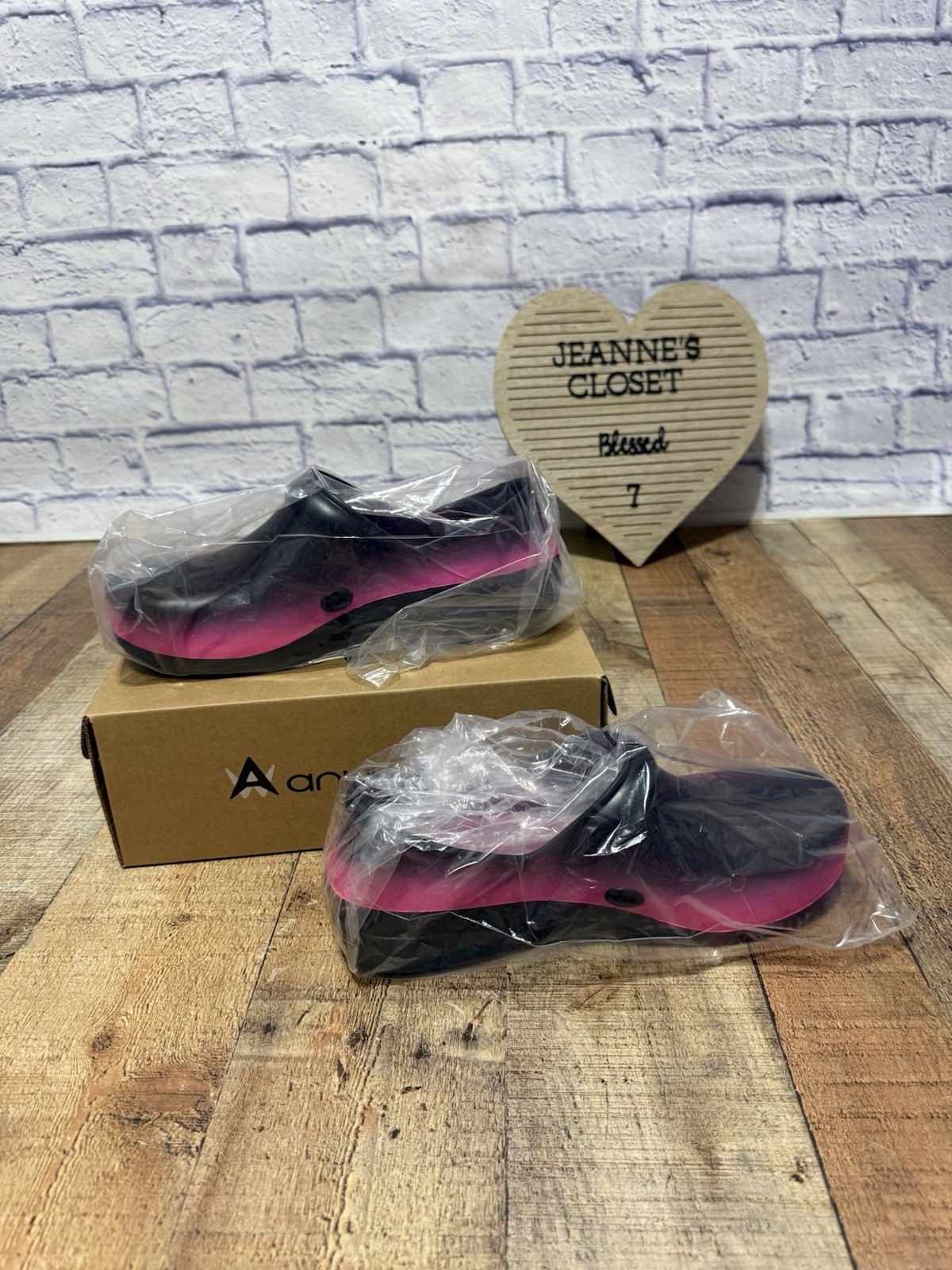 Anywear Footwear SR Angel Electric Pink Fade Ombré Nursing Clogs Mens 9 Women 11