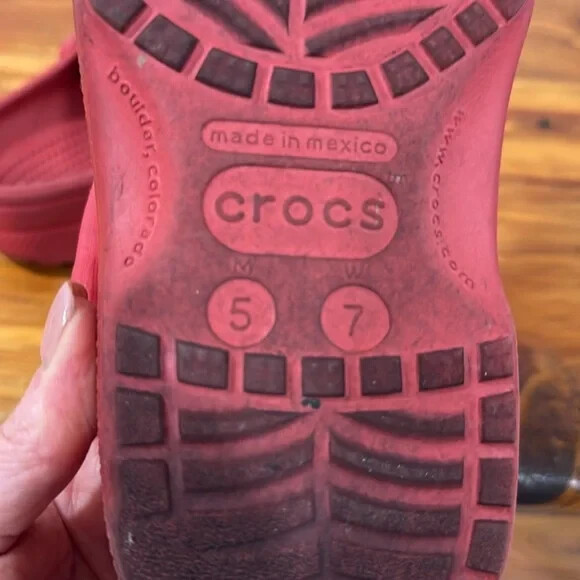 Crocs Classic Red Clogs with Jibbitz Rose Flash Pokemon Captain America M5 W7