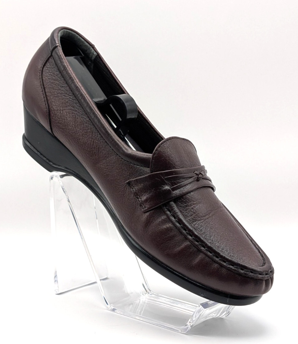 SAS Women’s Leather Loafer, Tripad Comfort, Burgundy, 1.5″ heel, Slip-on Size 6M