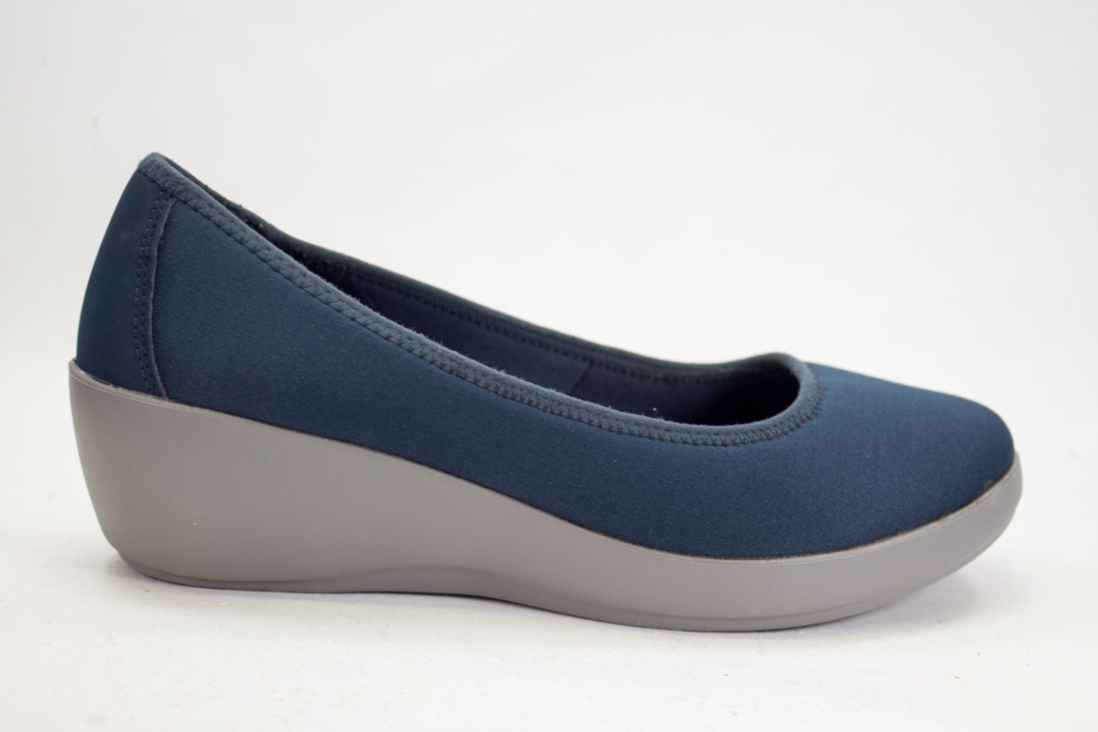 Crocs Busy Day Womens Size US 9 Stretch Ballet Wedges Pumps Navy Smoke 202441