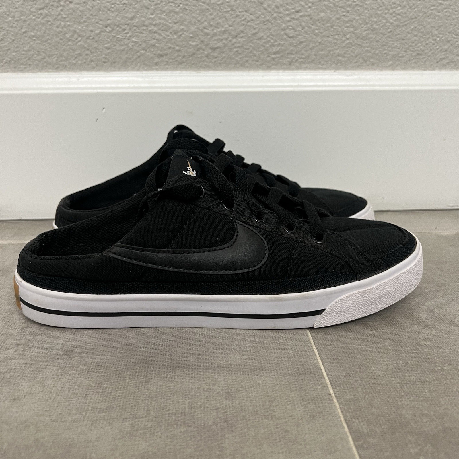 Nike Court Legacy Mule Women’s Size 7.5 Black Slip On Casual Shoes DB3970-001