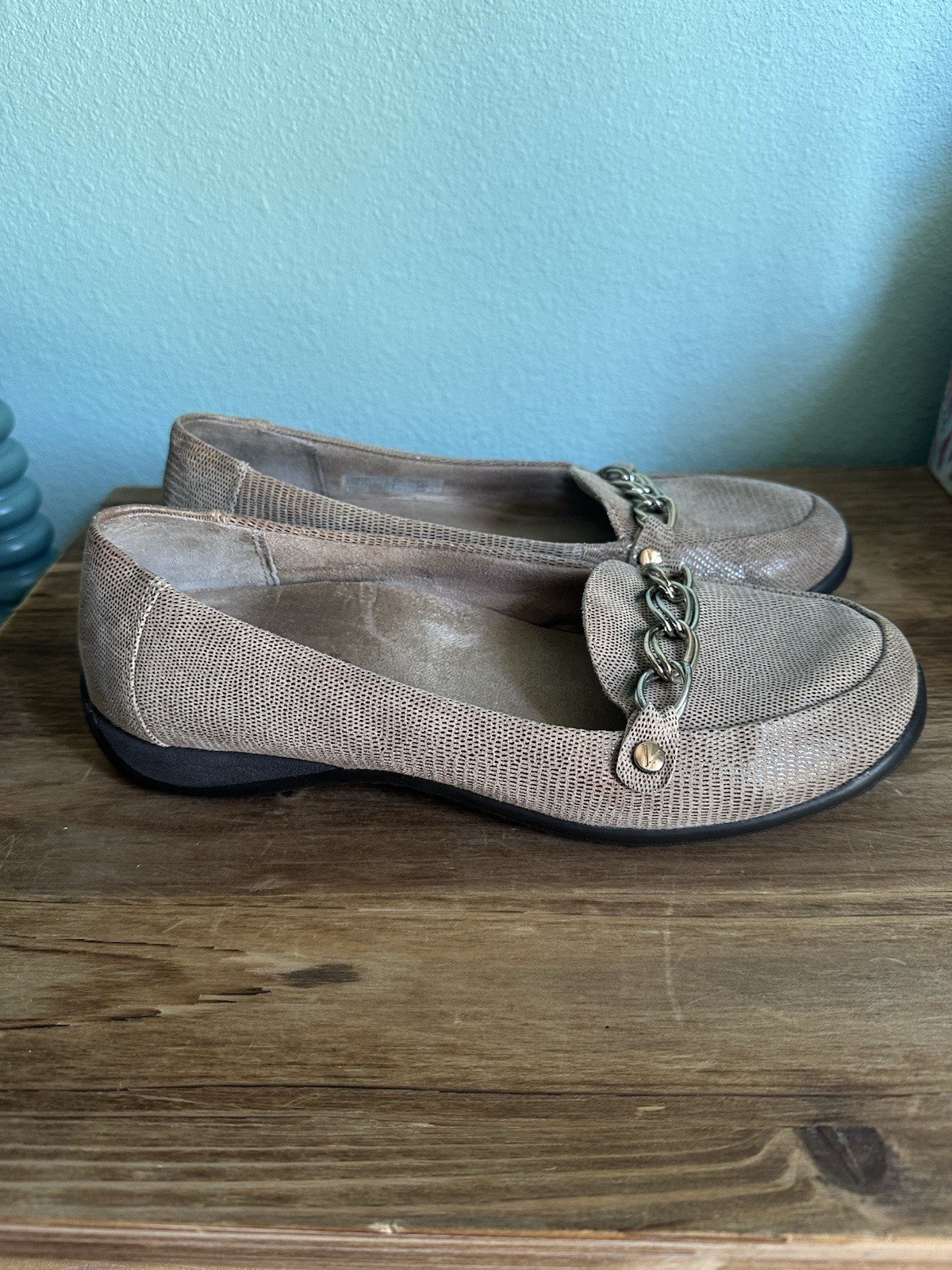 Vionic Alda Tan Metallic Leather Loafers Classic Preppy Flat Shoes Womens 8.5