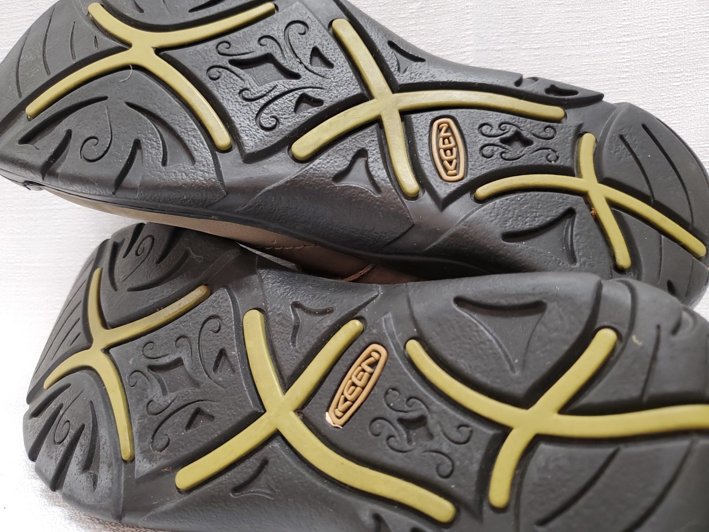 Keen Mary Janes Lug Comfort Taupe Olive Buckle Strap Nubuck Leather EU 38.5 US 8