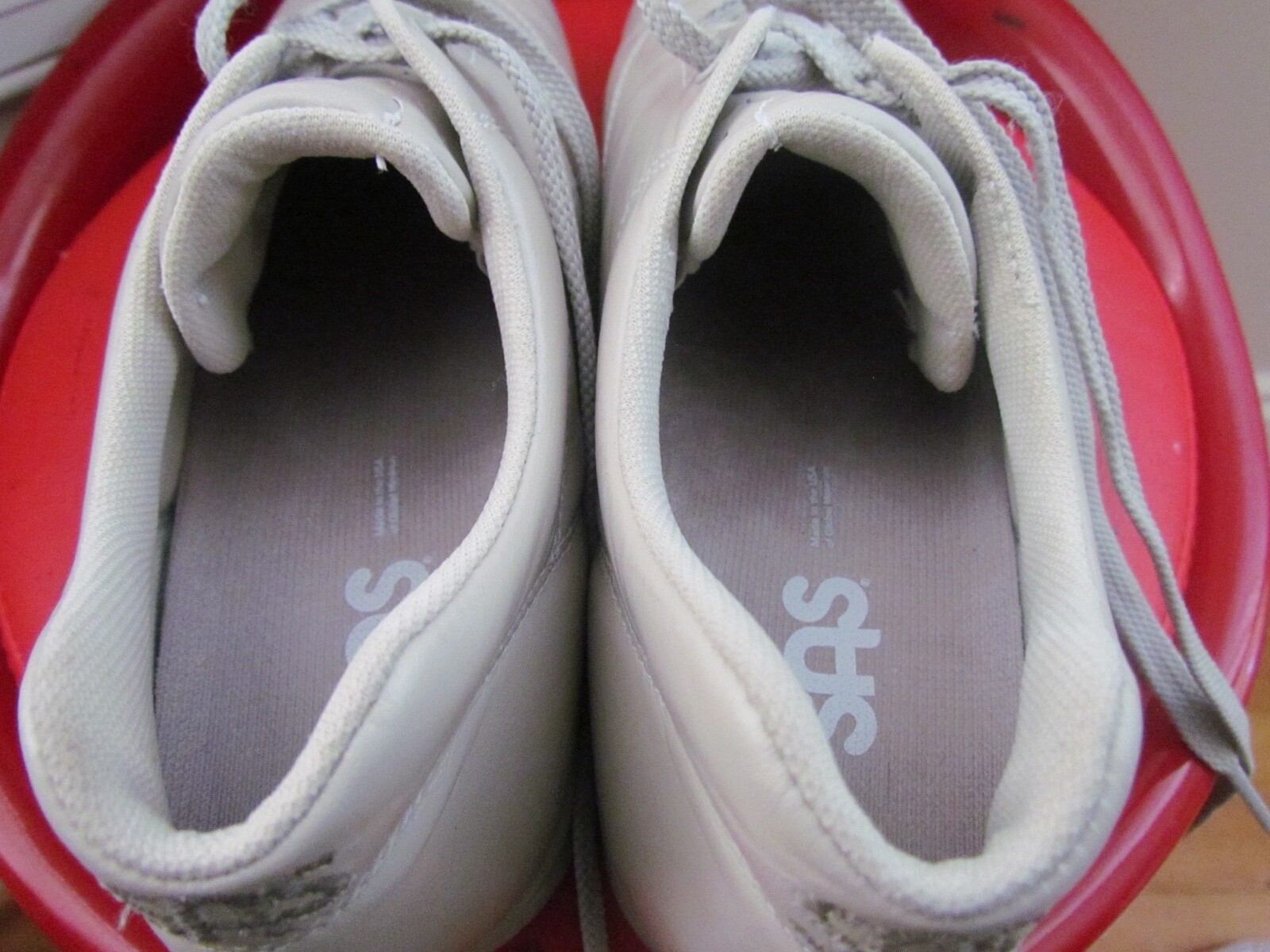 NEW SAS TRIPAD COMFORT BEIGE LEATHER WOMEN’S CASUAL SHOES SIZE 8.5M