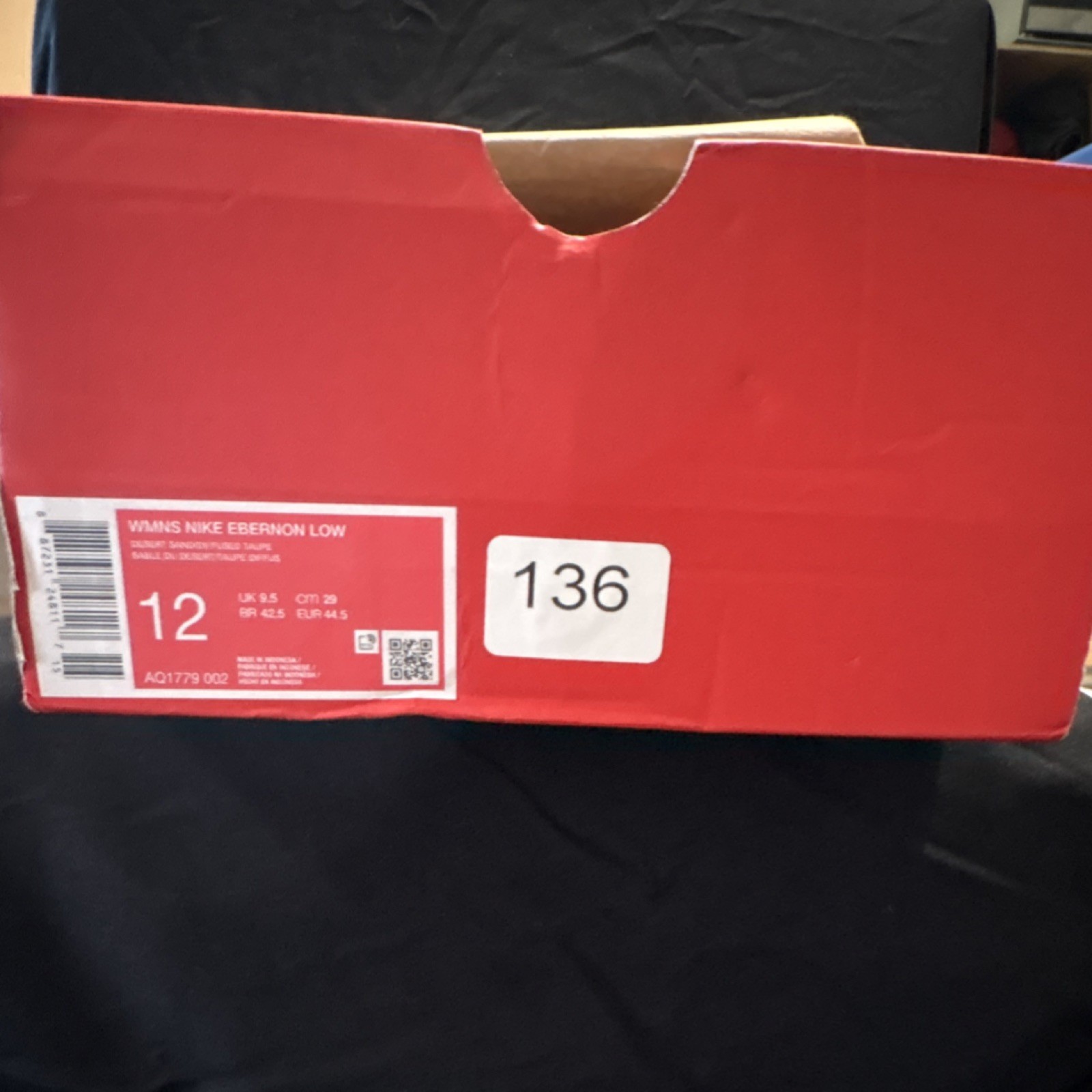 Nike Ebernon Low Beige/White women’s. Brand New/ box has no lid