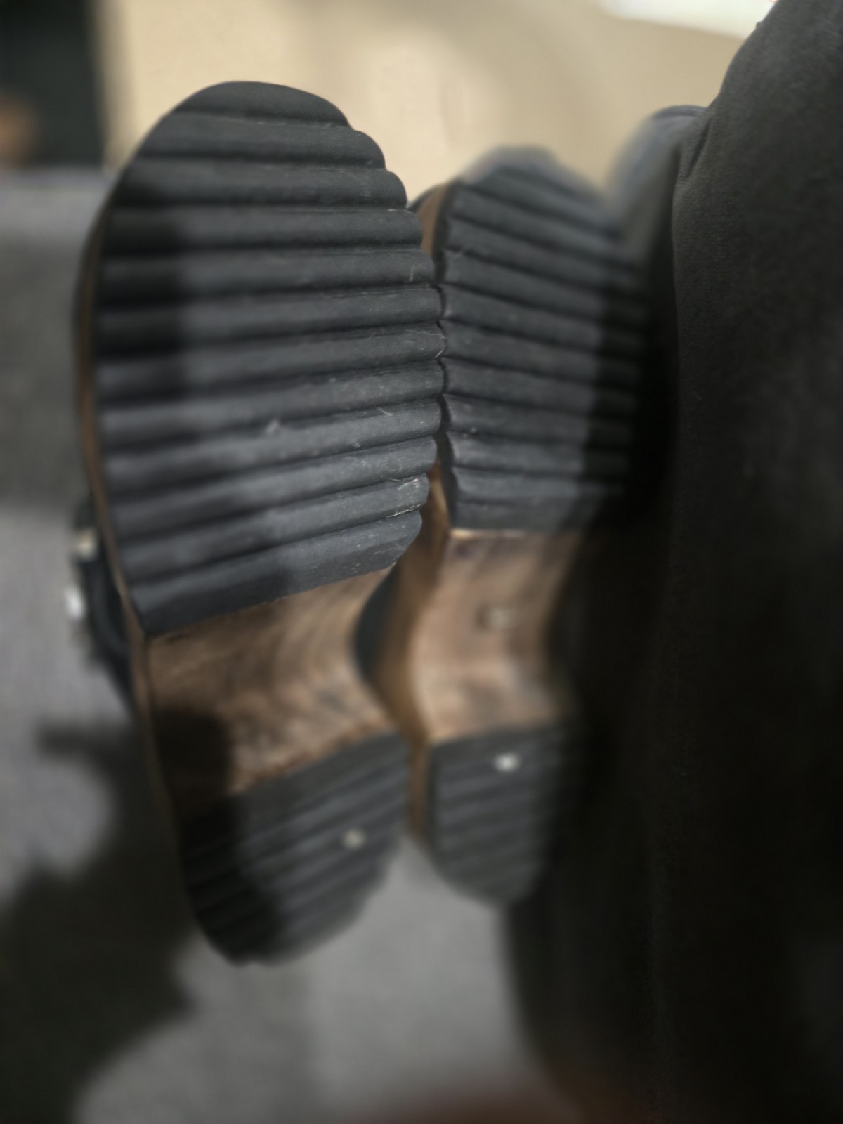 Urban Outfitters Black Suede Wood Clogs Women’s Sz 7