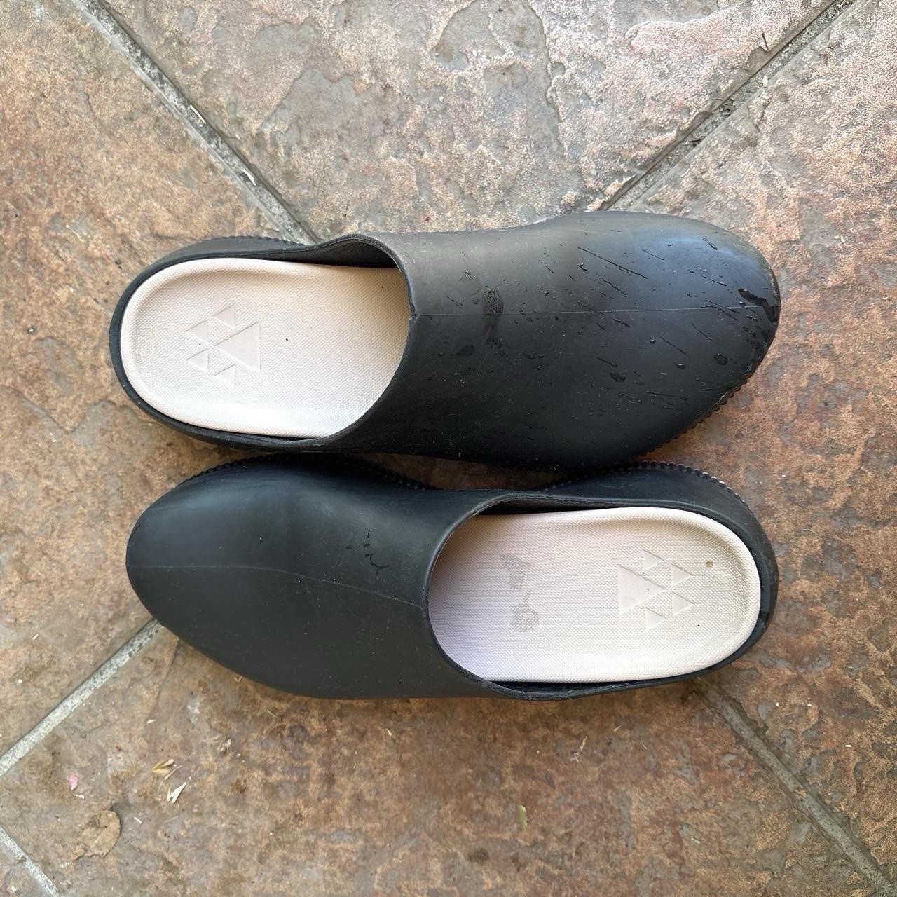 Cougar Sven Clogs Women’s 8M Black A266