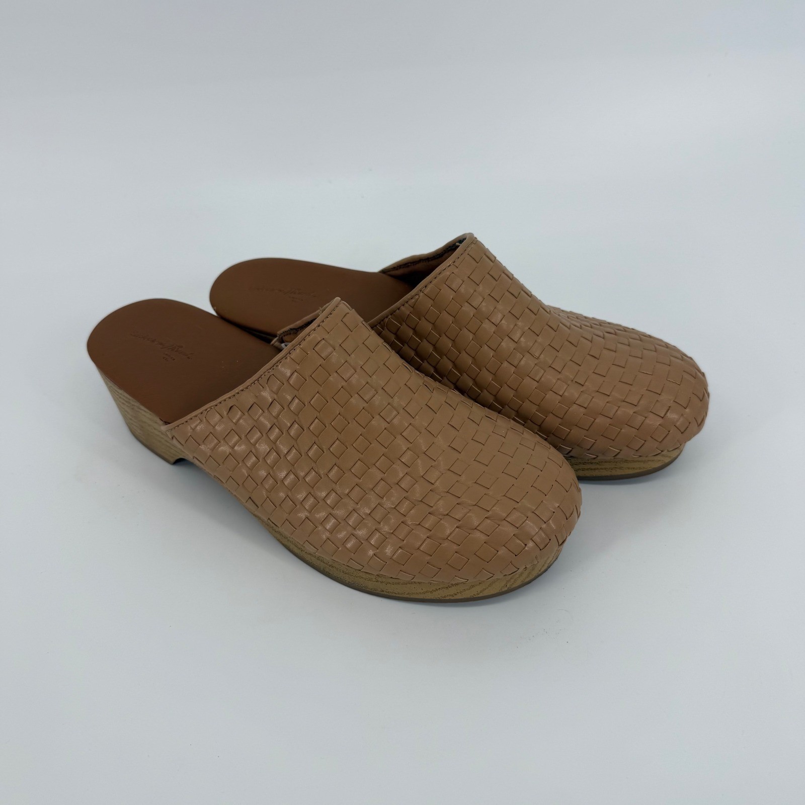 Universal Thread Clogs Womens 10 Tan Excellent Woven Platform Mules Slip On