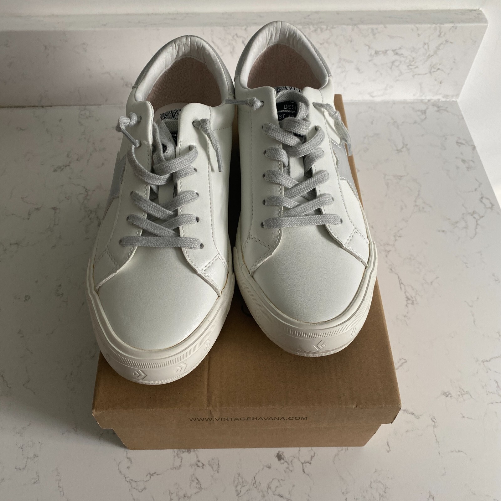 NWT Vintage Havana Women’s Mighty White Silver Multi Sneakers Size 8.5 Fall