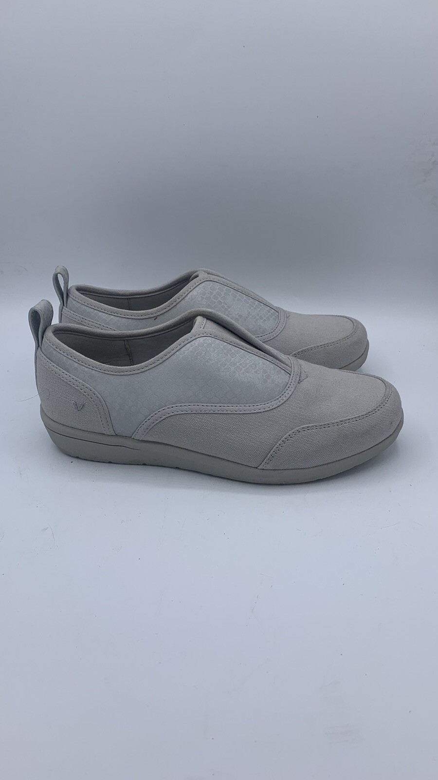 Vionic Magnolia Denver Slip On Sneaker Comfort Shoes Arch Support Lt Gray