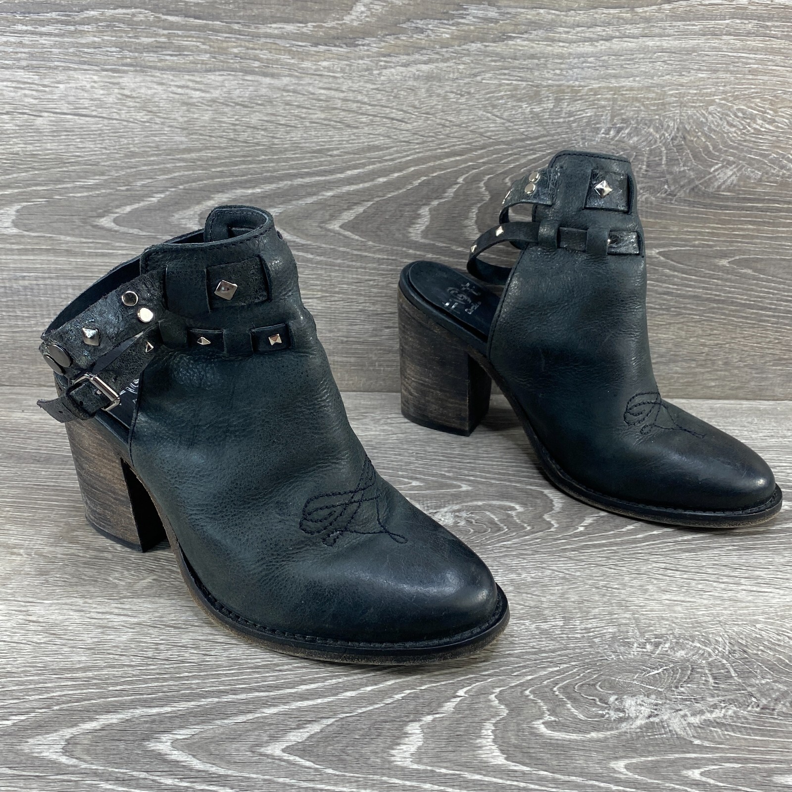 Circle G Fashion Black Leather Studded Strap Open Heel Bootie Womens 9M Shoes