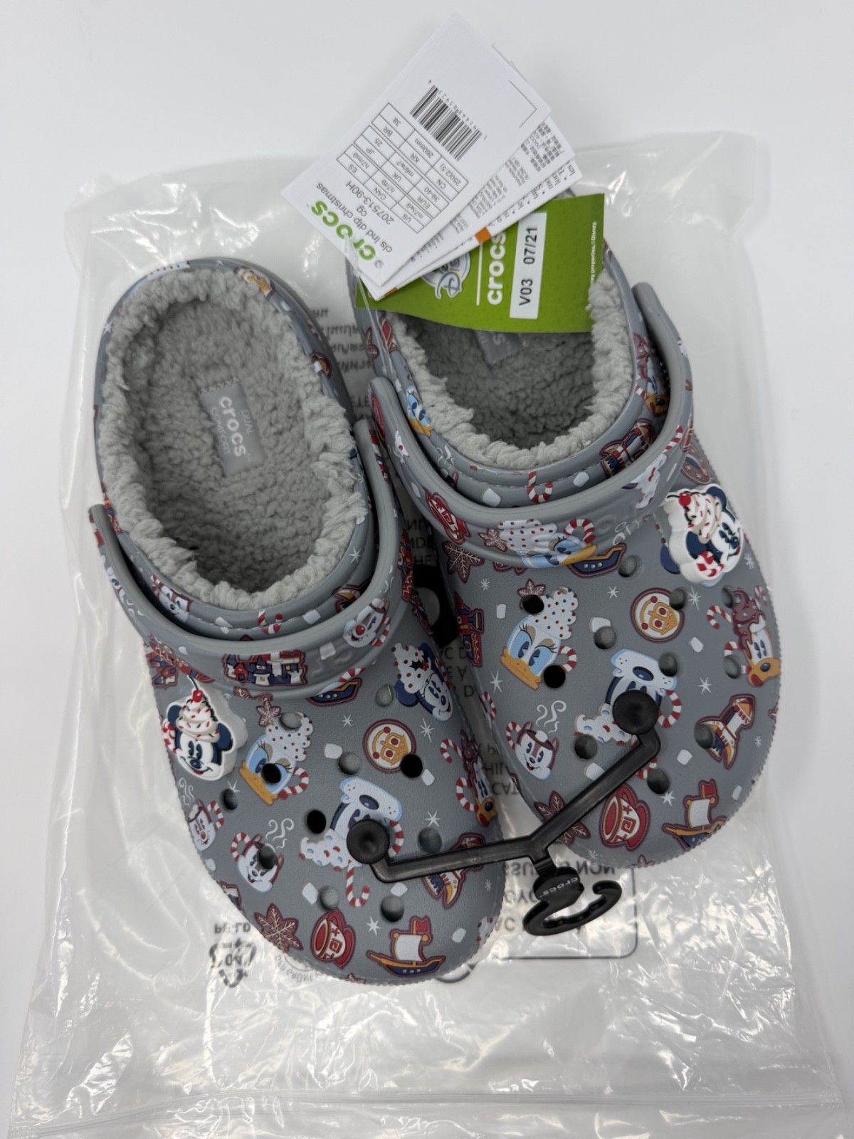 CROCS MICKEY Disney Parks 2021 Christmas Holiday Fleece Lined Men 7 Women 9 NWT
