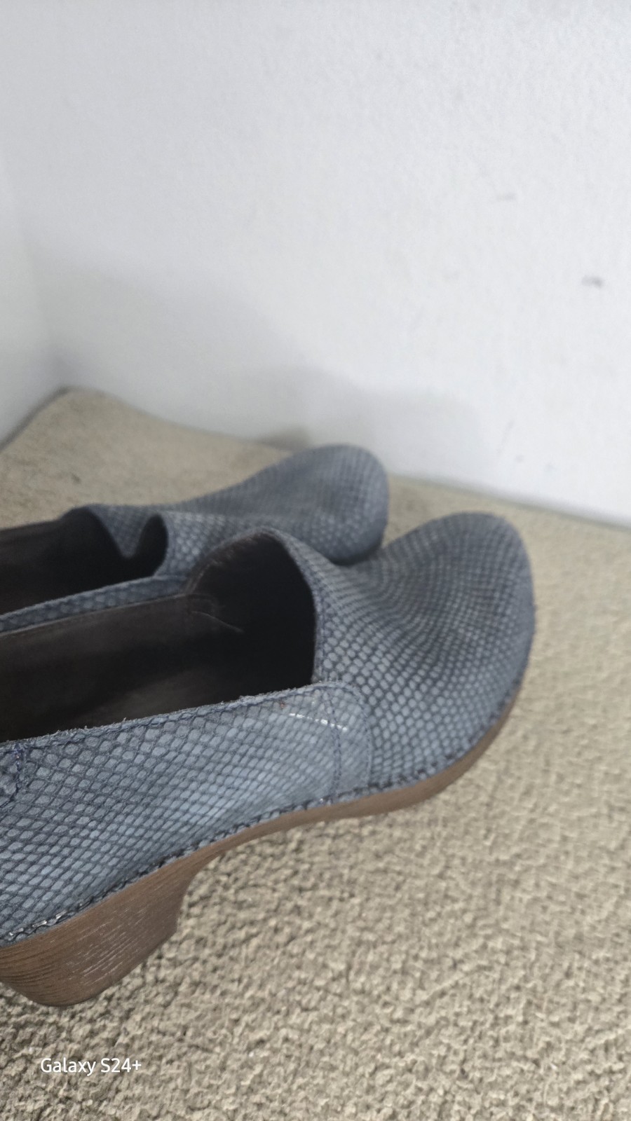 Dansko Womens Size 41 Blue Snake Embossed Suede Comfort Shoes Clog Heels