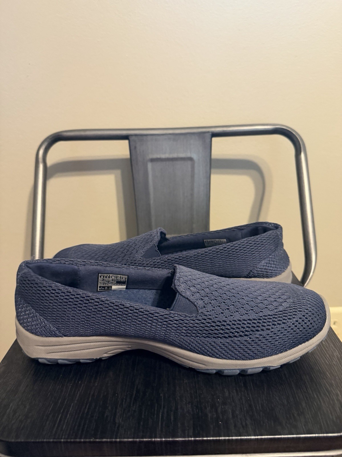 Skechers Relaxed Fit Air-Cooled Memory Foam Slip On Shoes Women’s 8 Navy Mesh