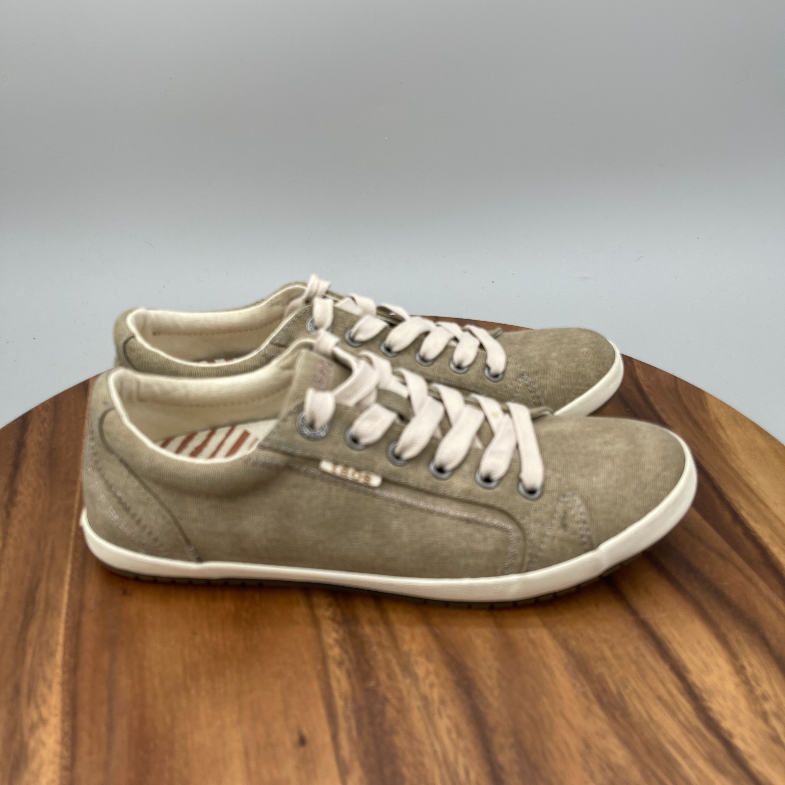 Taos Star Shoes Womens Size 9.5 Brown Wash Canvas Casual Comfort Walking Sneaker