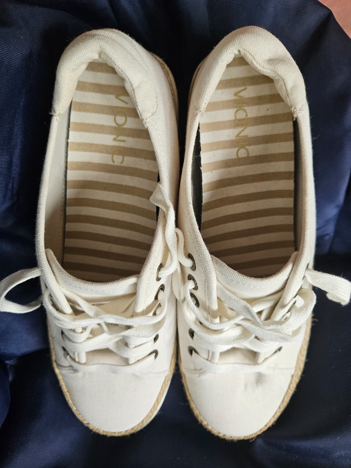 Vionic womens size 10 Hattie VS223 Ivory Color Casual Orthotic low-top sneaker
