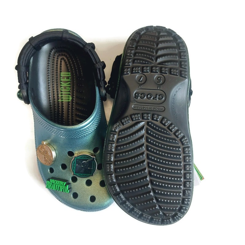 CROCS Wicked Elphaba Classic Clogs Mens 5 Womens 7 Green Metallic Movie Croslite