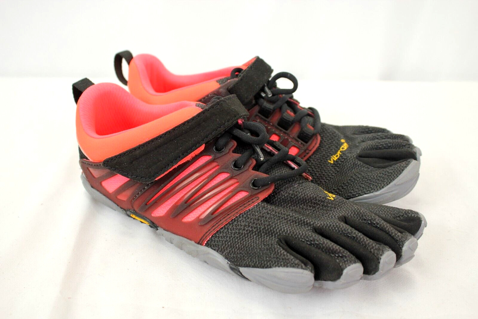 VIBRAM FIVE FINGERS WOMEN’S WATER SHOES NEON PINK SIZE 7-7.5 EUC!