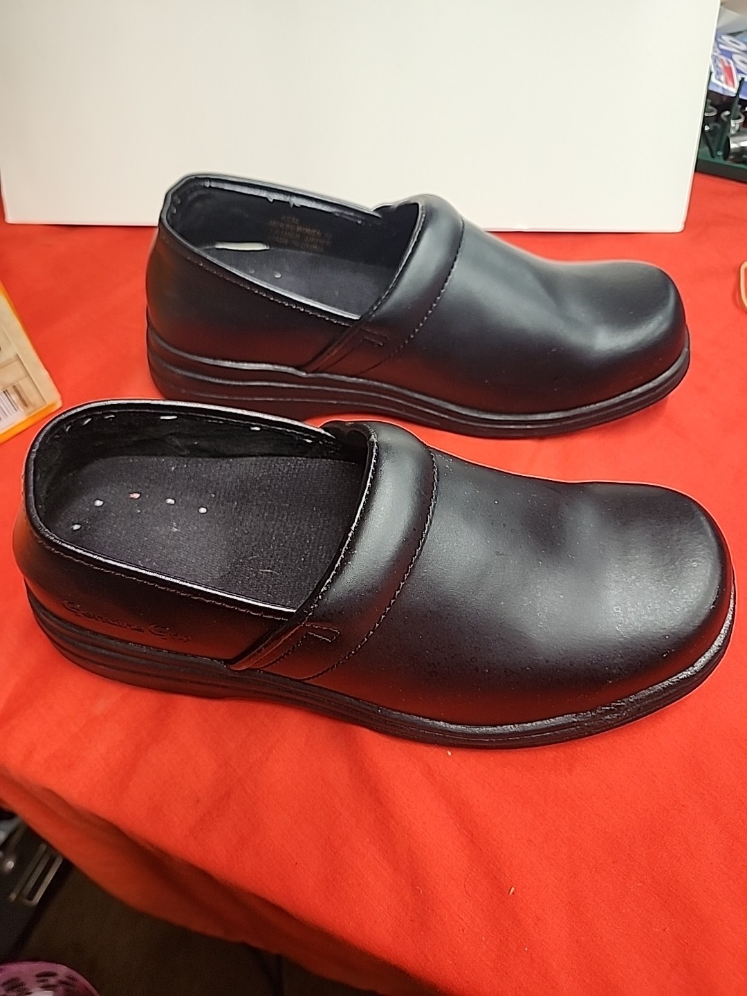Genuine Grip Slip Resistant Womens Shoes Size 10