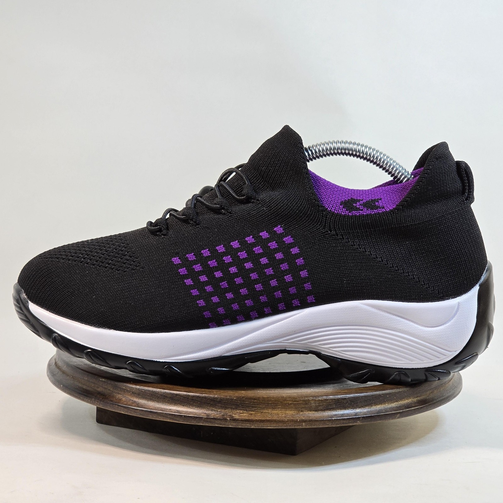 ComfortWear Shoes Womens Size 8 Slip On Lightweight Walking Sneakers