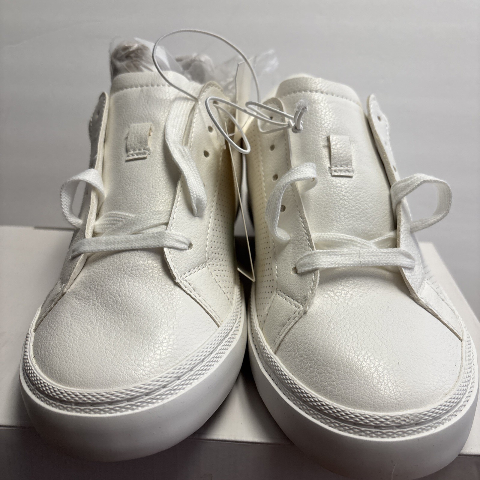 A New Day Womens Maddison Casual Fashion Walking Sneakers White Size 8.5