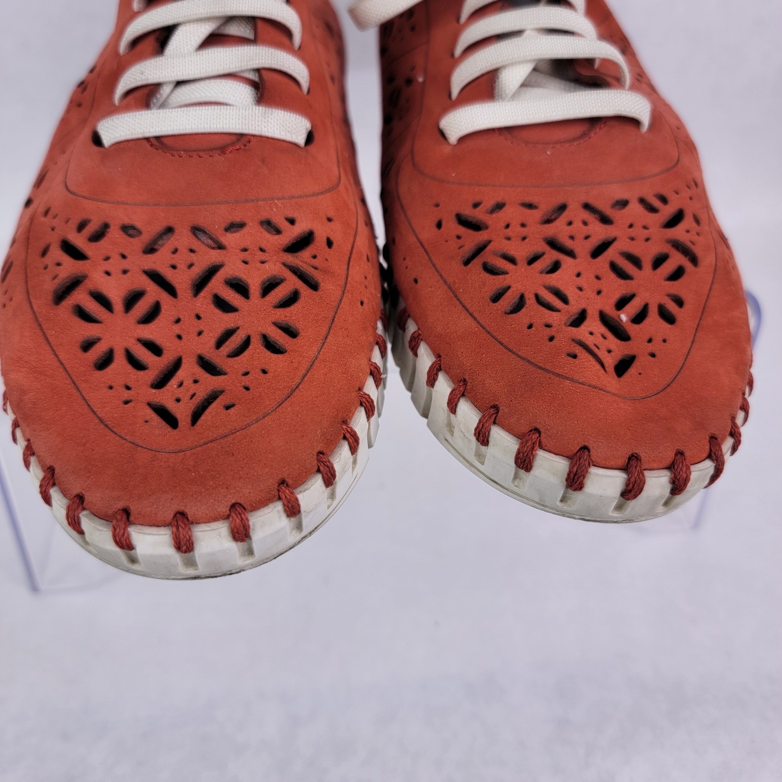 Eric Michael Laser Cut Suede Lace Up Nubuck Sneakers Womens 6.5-7 Casual Preppy