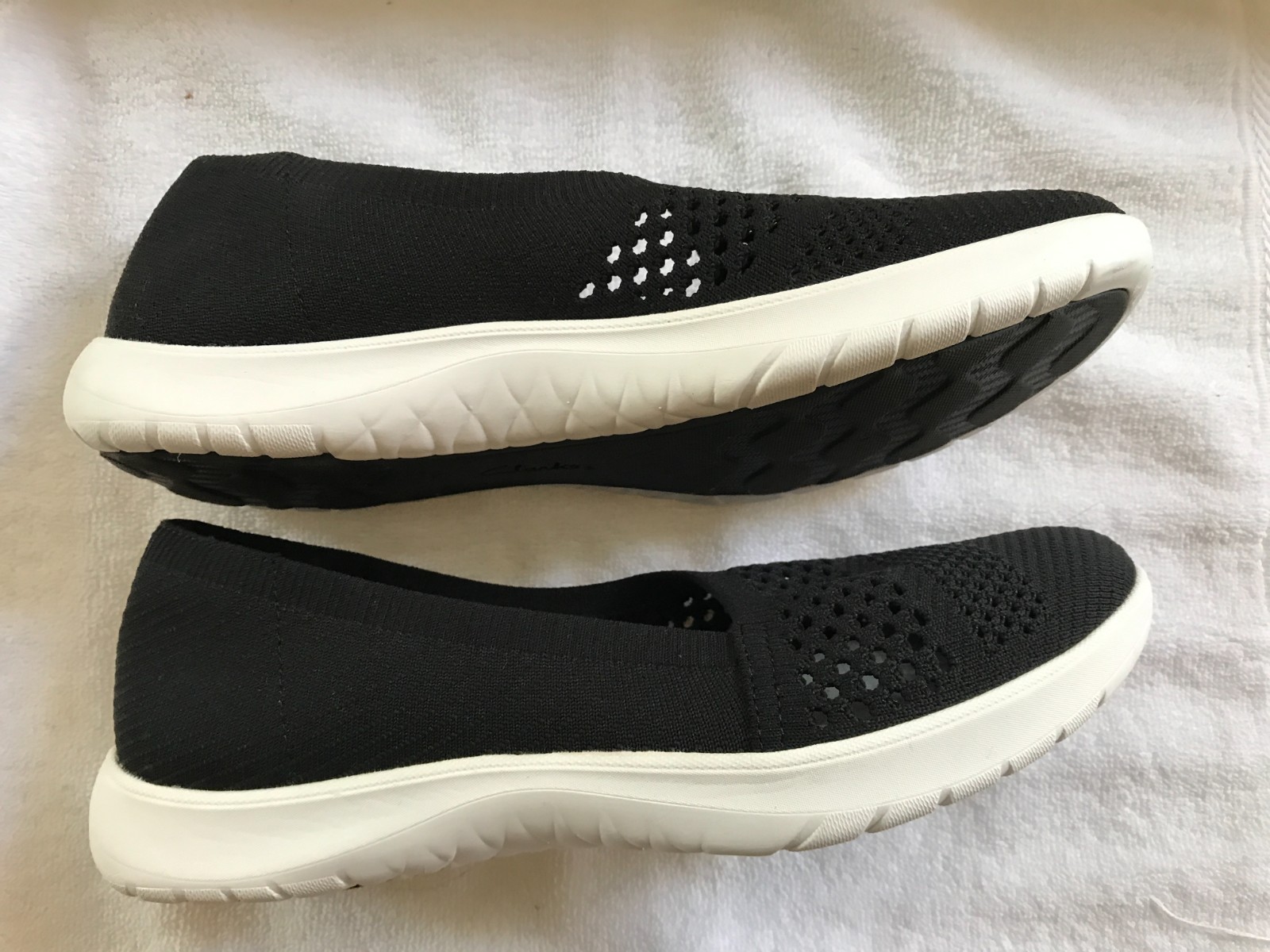 Clarks Cloudsteppers Womens Black Knit Slip On Flats Shoes Size 11