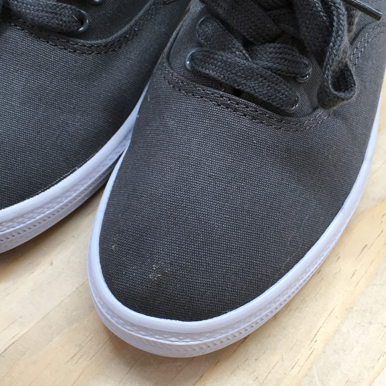 Universal Thread Shoes Womens 6 Lunea Casual Lace Up Low Sneakers Gray Canvas