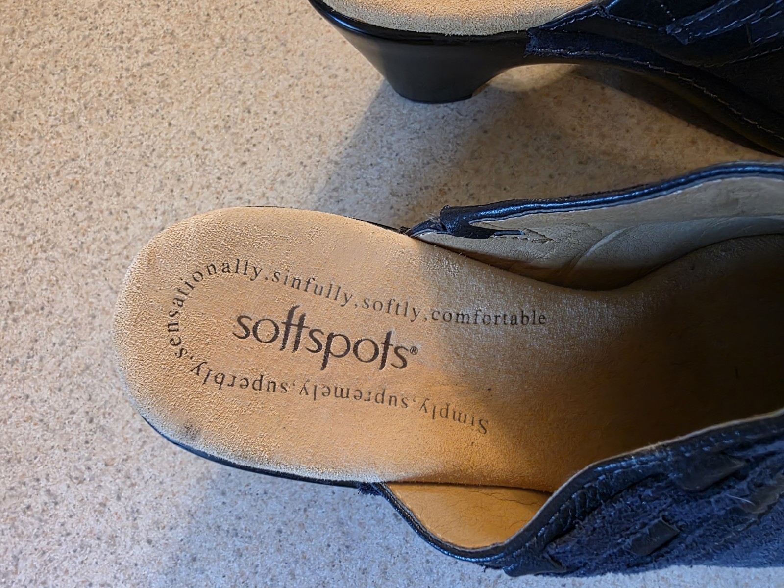 Softspots Navy Blue Suede Wedge Clogs Women’s Size 7.5 US