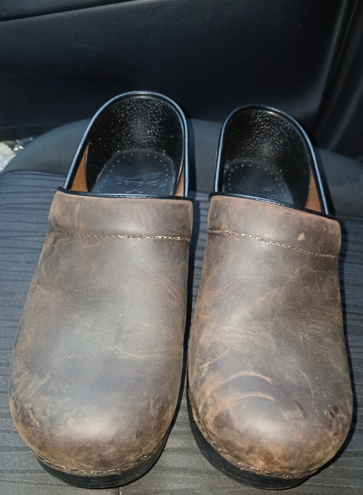 Dansko Women’s Professional Clogs, Size 39, US 8.5 9, Antique Brown, Oiled