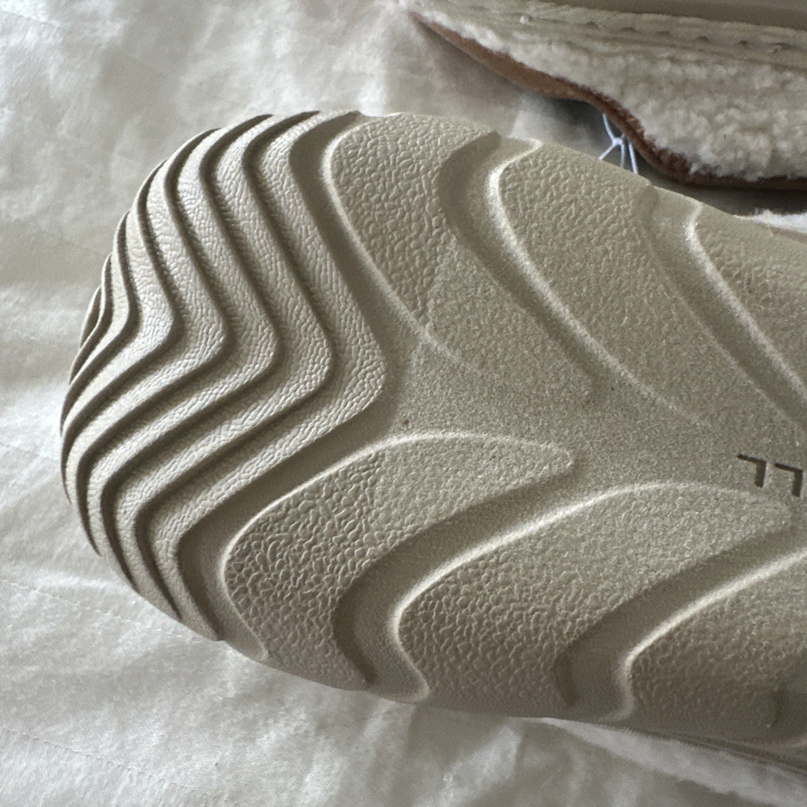 NWT Merrell Hut Moc Cozy Slip On Shoes Smore 8M Ivory And Brown Women’s
