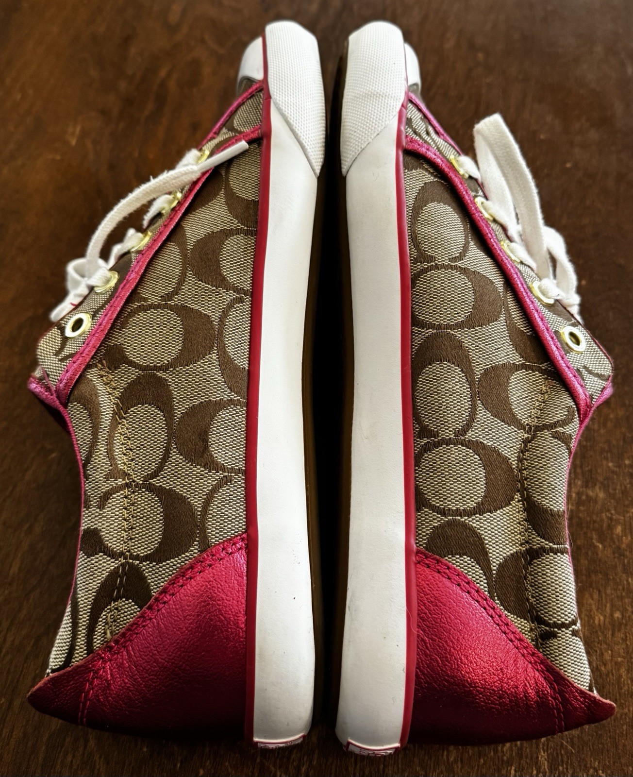 COACH Signature-C BARRETT Low Top SNEAKERS in Tan w/ Hot Pink Metal – WOMEN’S 9